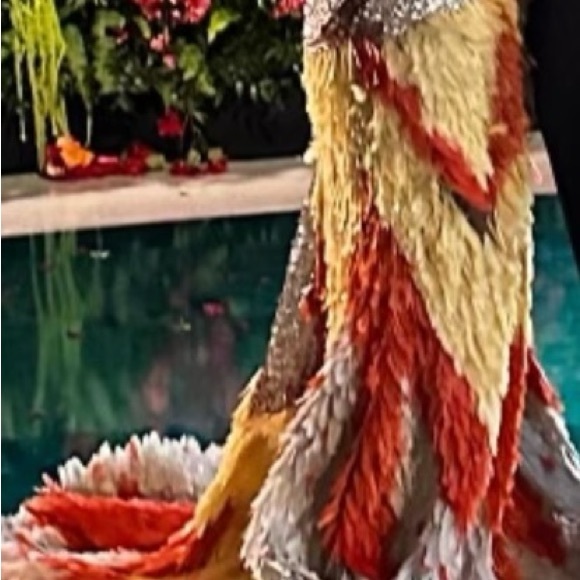 Custom ostrich feather gown - Picture 5 of 5